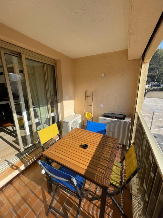 Studio Climatise Piscine Et Proche Plage Санари-сюр-Мер Экстерьер фото